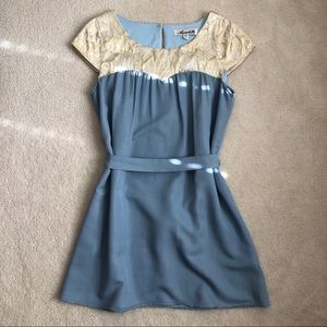 FRANCESCA’S tie-waist dress🌼💙